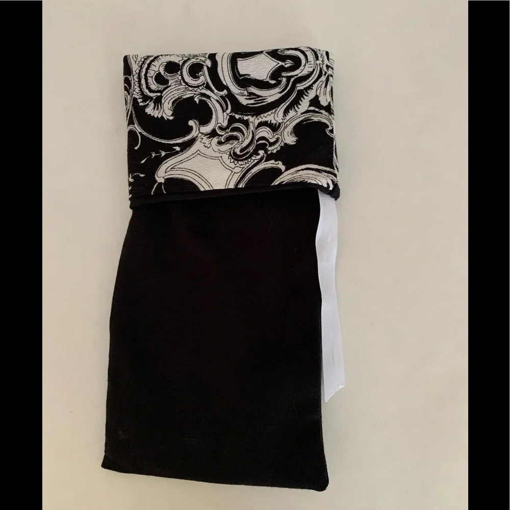 Paisley Cloth Ribbon Tied Wine Bottle Holder Tote Sleeve Black White